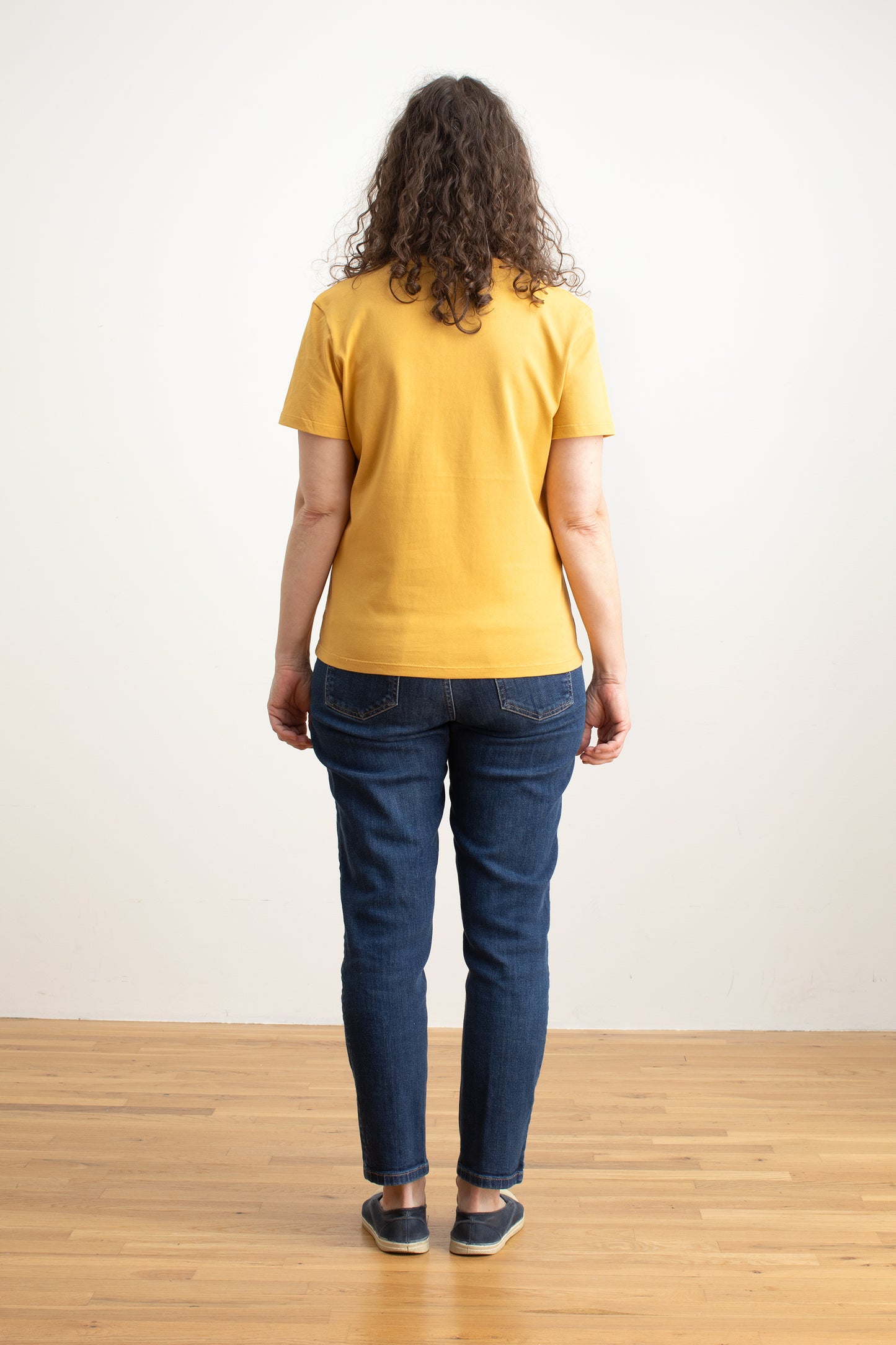 Basic Tee - Chicken Ochre