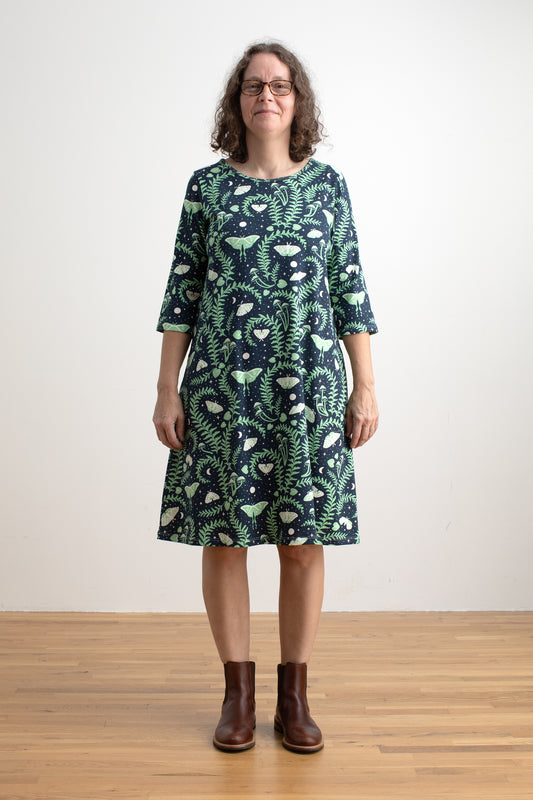 ADULT LONG SLEEVE DRESSES  Winter Water Factory
