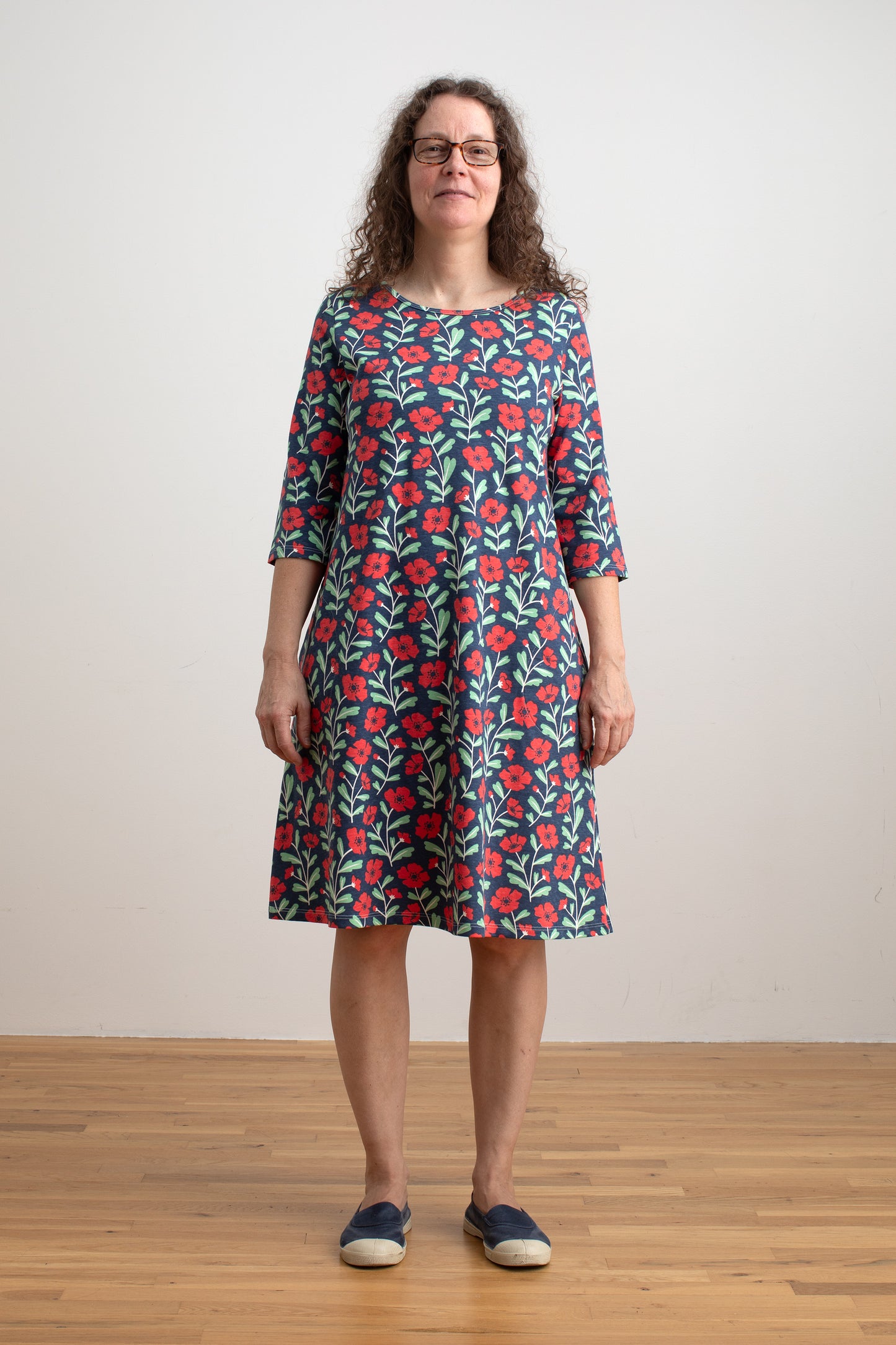 Helsinki Dress - Poppies Navy