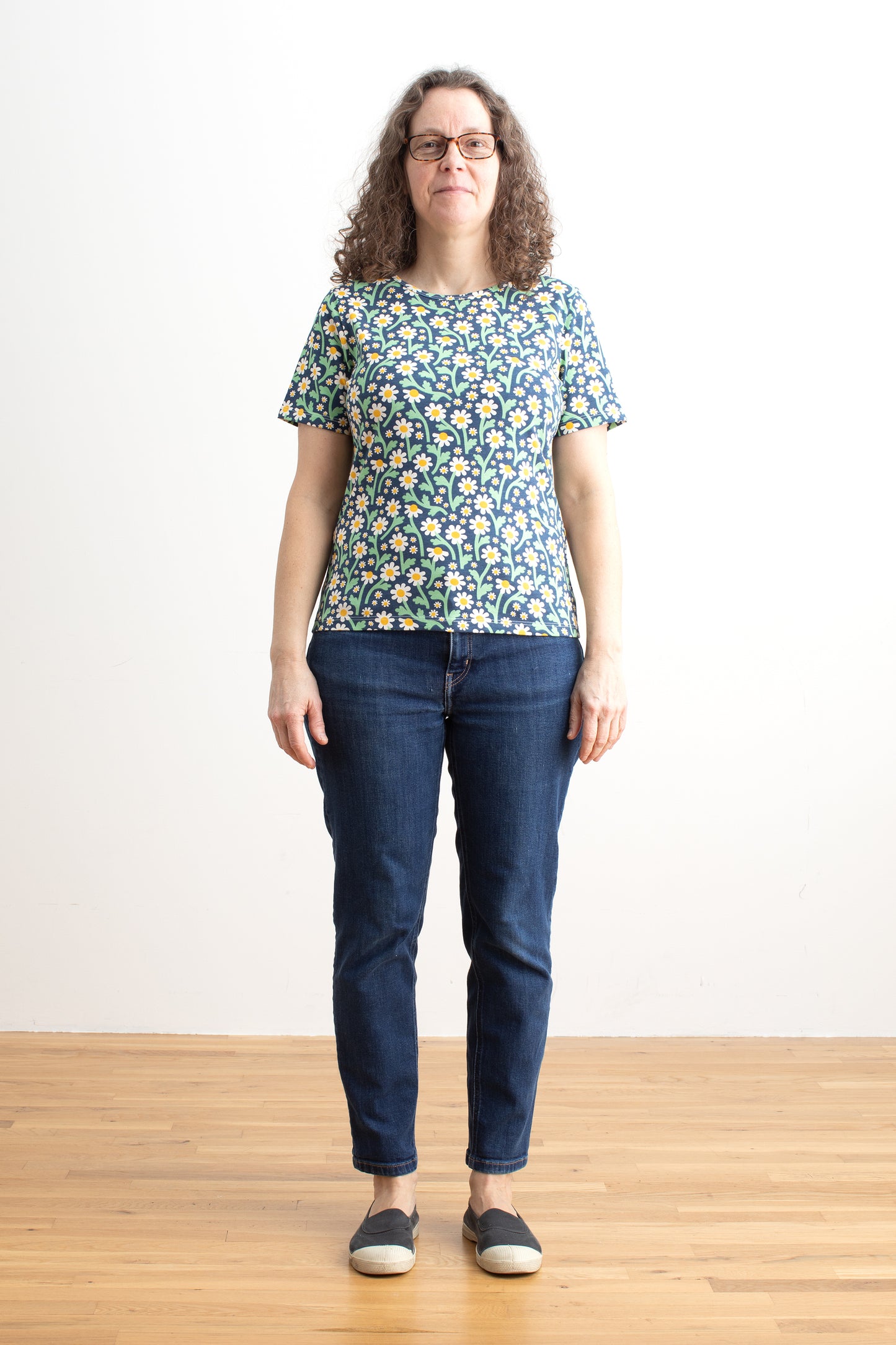 Austin Top - Bold Daisies Navy